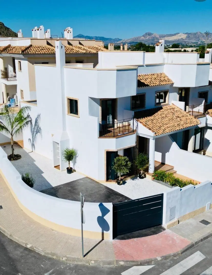 New Bungalows and Townhouses in Cox, Alicante