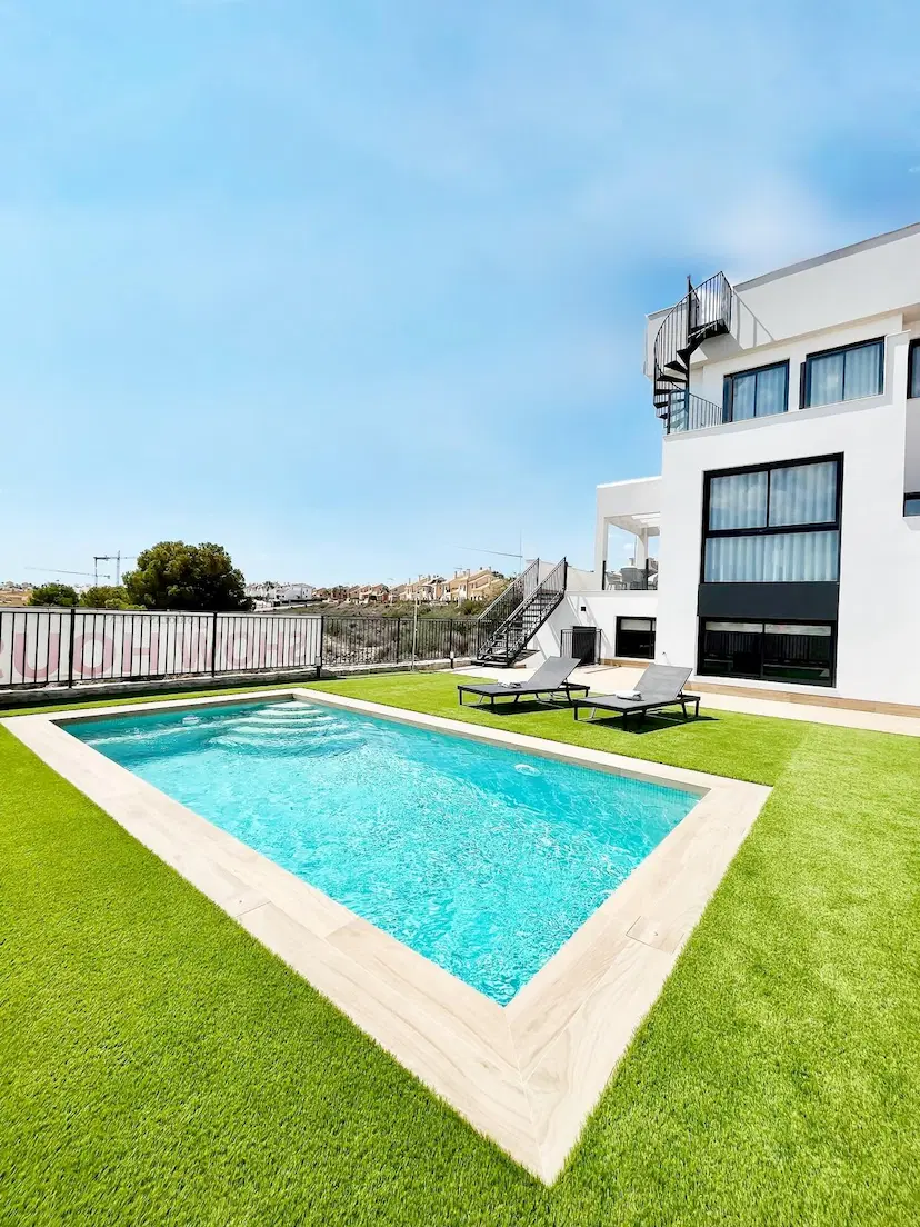 New Build Villas with Private Pool in La Finca Golf Algorfa Costa Blanca South