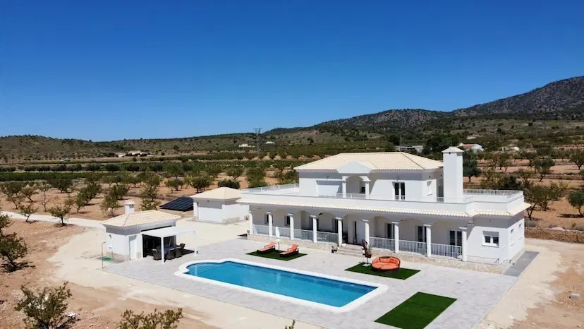 NEW BUILD VILLAS IN PINOSO